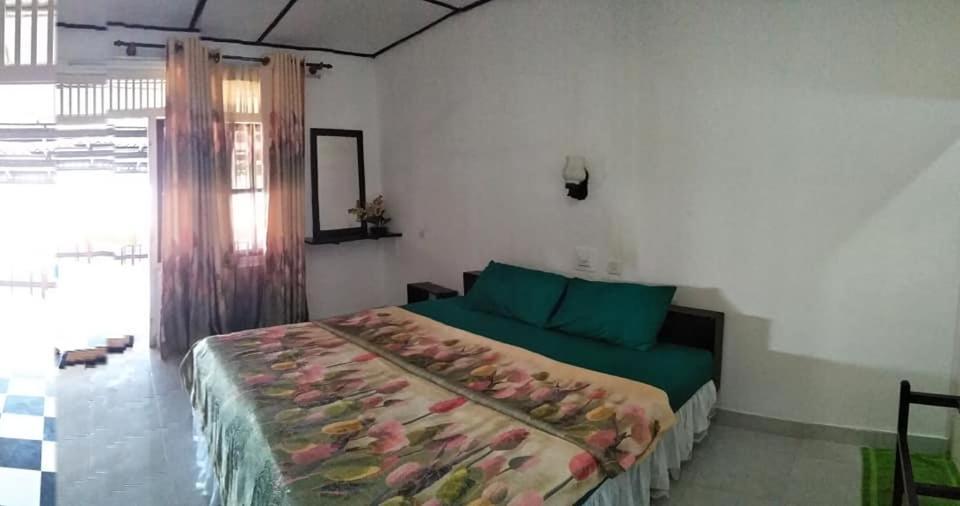 Sea Shine Guest House Hikkaduwa Exteriör bild