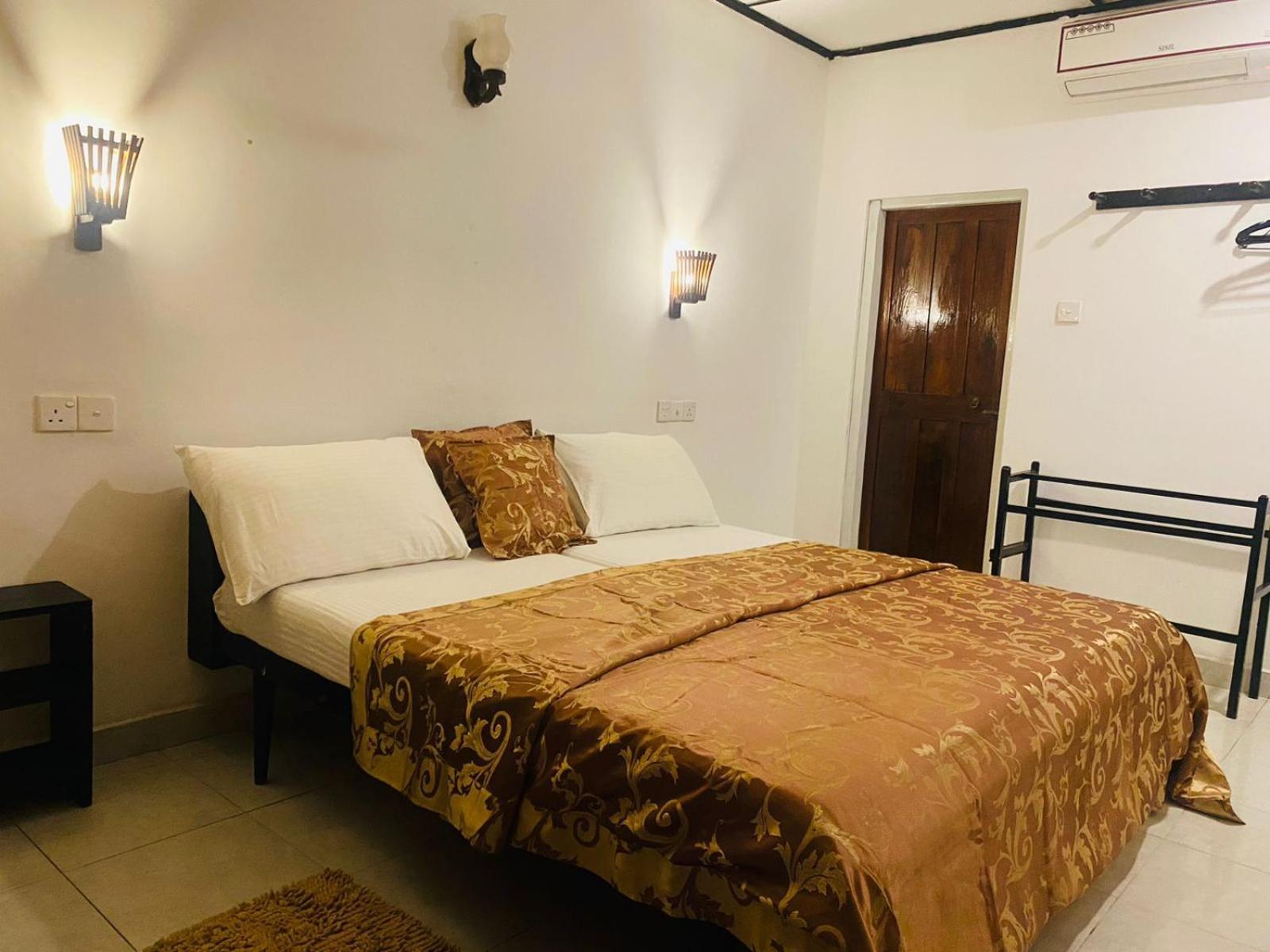 Sea Shine Guest House Hikkaduwa Exteriör bild
