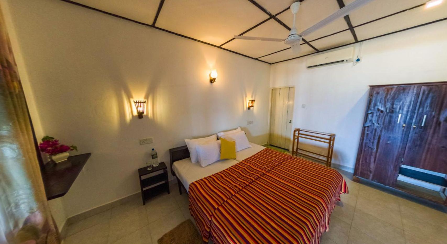 Sea Shine Guest House Hikkaduwa Exteriör bild
