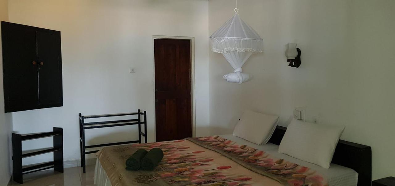 Sea Shine Guest House Hikkaduwa Exteriör bild